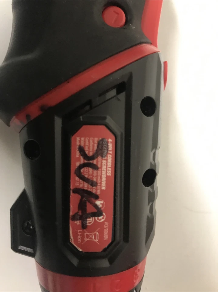 Hyper Tough AQ70068N 4-Volt Cordless Rotating Screwdriver - Image 2 of 4