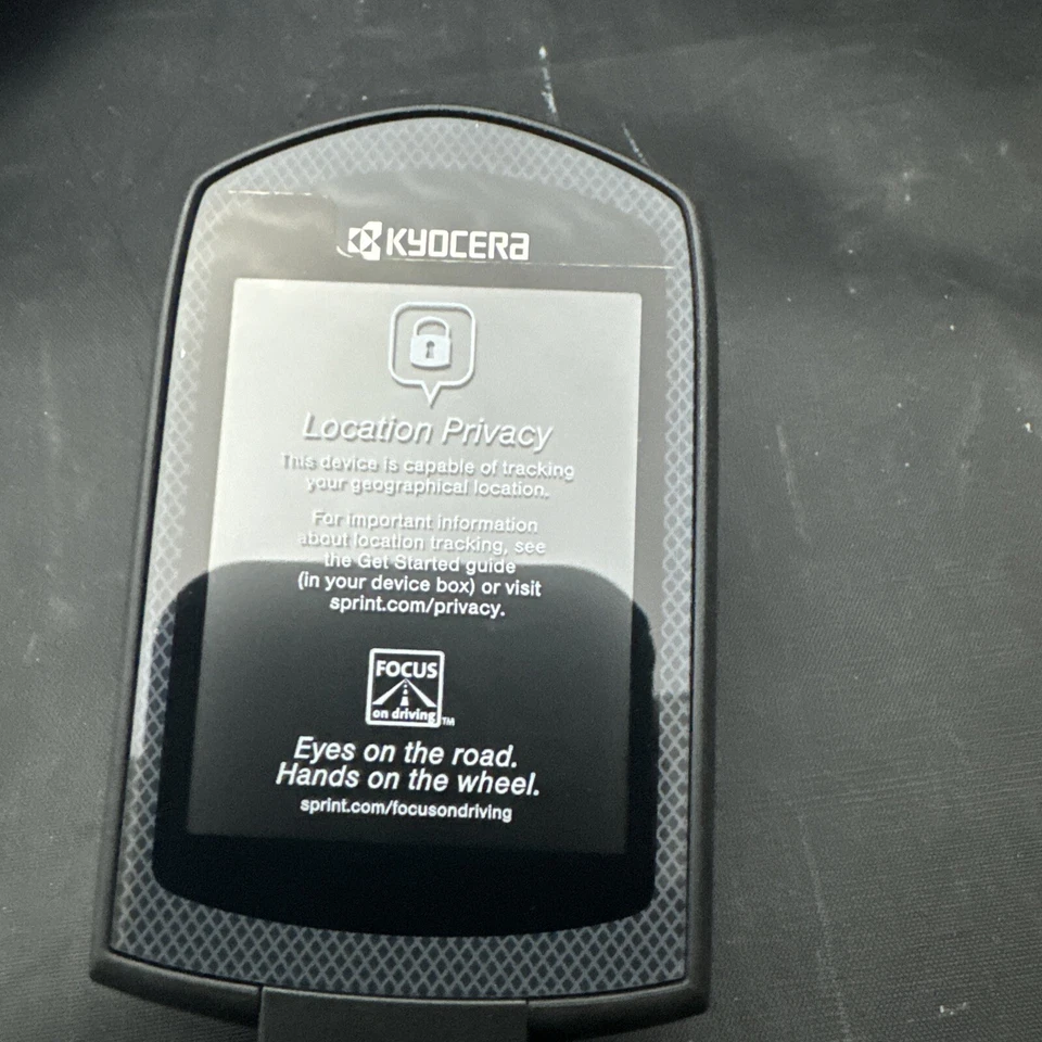 Kyocera DuraXTP E4281 - Black (Sprint) PTT 3G Rugged Camera Flip Cell Phone - Image 3 of 4