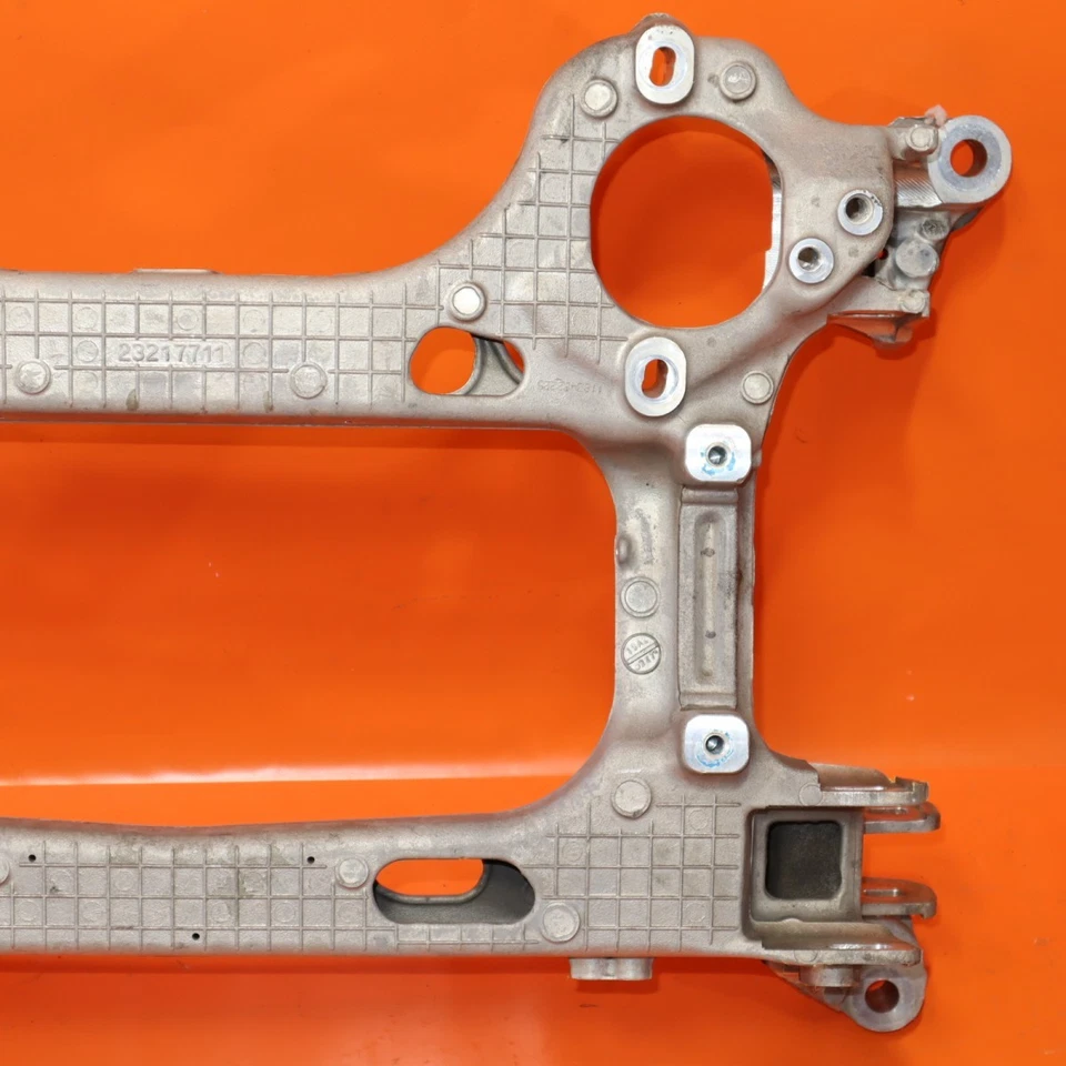 Subchasis trasero Chevy Corvette Crossmember 2015 2016 2017 2018 2019 Z06 23217711 Foto 3 de 4