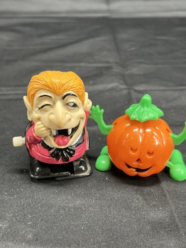 Kits-hey Vtg  Multi 2.5" Moving Wind up Monster with Red Shirt Figurine Pumpkin