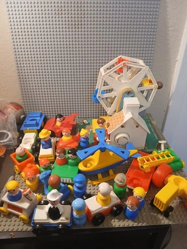 Vintage Huge Lot of Fisher Price Little People, ferris wheel works...vehicles