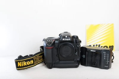 Great Nikon D2X in a beautiful state. Very low shuttercount: 13K - Bild 1 von 4