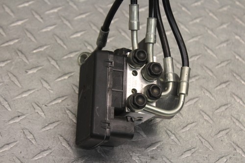 2016 DUCATI HYPERMOTARD 939 ABS PUMP UNIT MODULE WITH HOSES - Picture 5 of 11