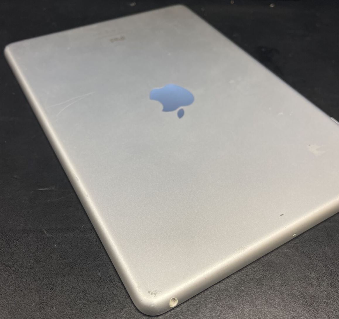 Apple iPad Air 1st Gen. 16GB, Wi-Fi 9.7in - Silver Smart