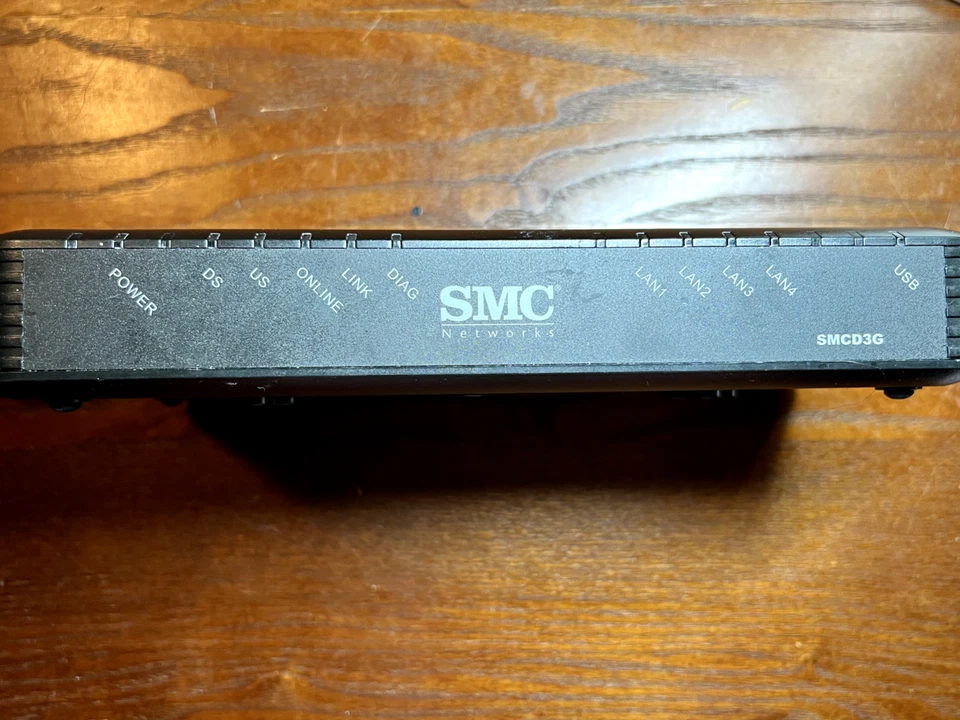 SMC D3G Cable Internet 4 Port Modem Used - Image 3 of 4