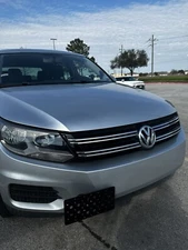 Bumper Tow Hook License Plate Mount Bracket For Volkswagen Tiguan 2012-2017 New