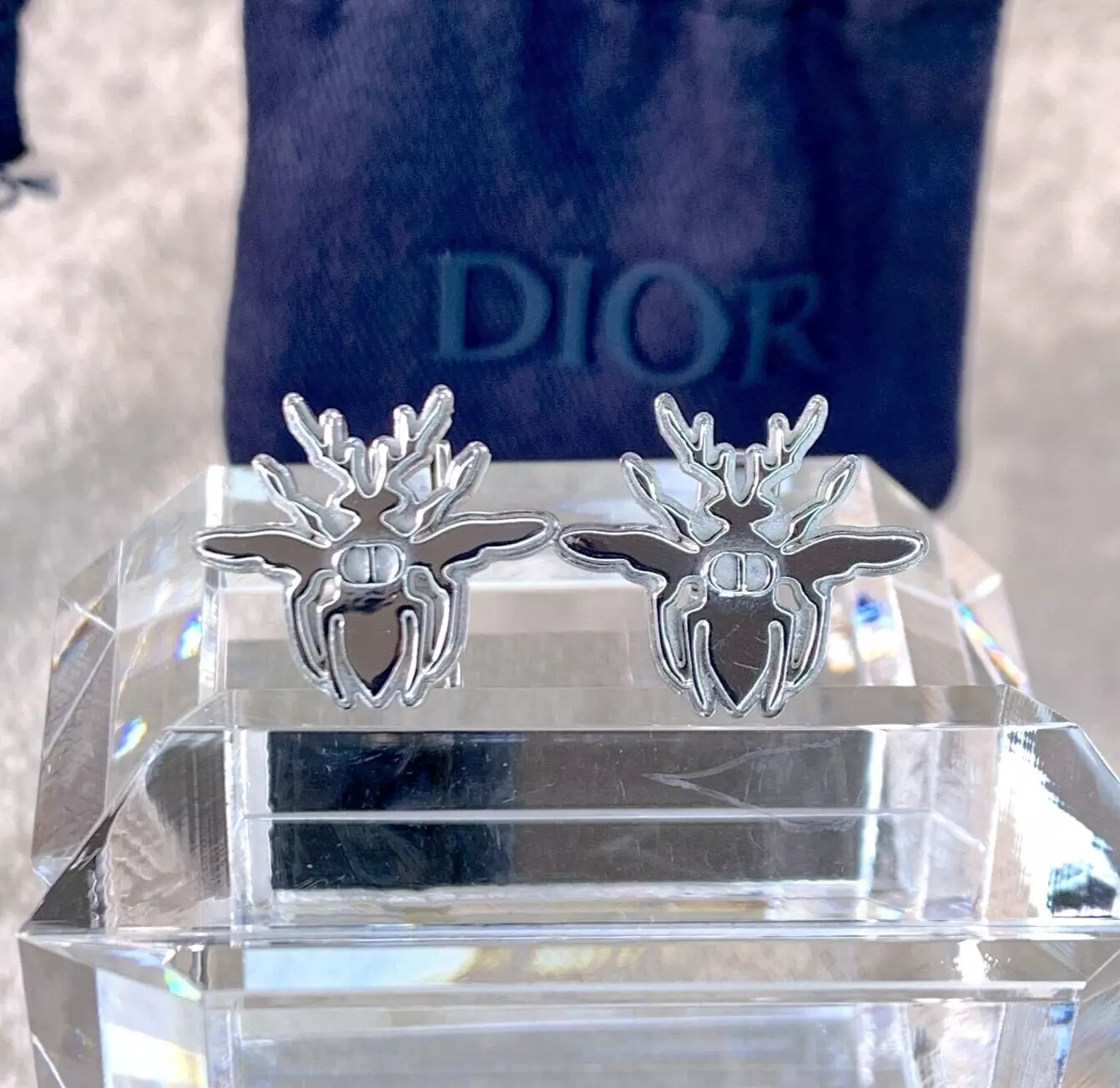 Boutons de manchette Dior en argent sterling 925 motif abeille logo CD avec pochette de transport Dior