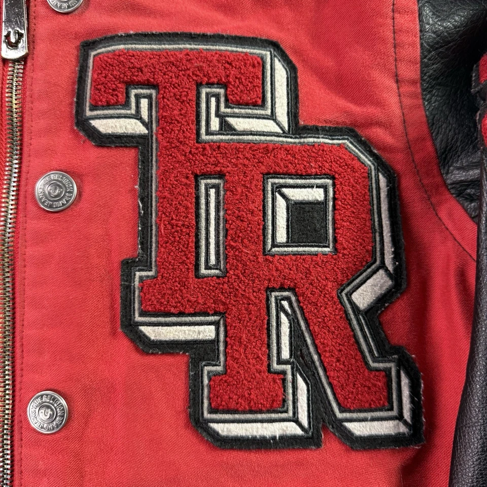 Chaqueta Universitaria True Religion De Colección Para Hombre Parcheada Mediana Y2K Fútbol 2002 Foto 2 de 4