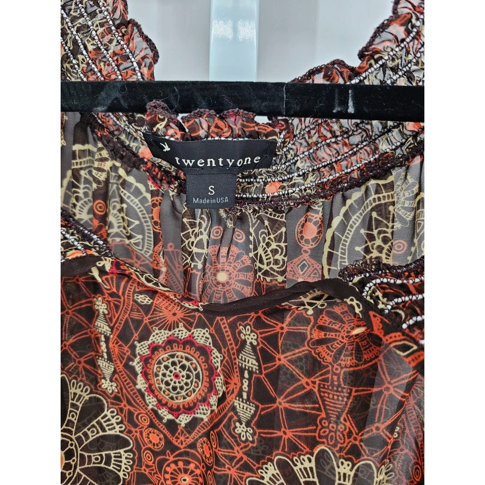 Top para mujer Forever Twenty One marrón manga corta cuello redondo estampado floral talla S Foto 4 de 4