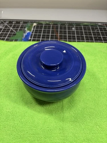 Vintage Fiestaware Kitchen Kraft - Individual casserole & lid - blue (1937-44)