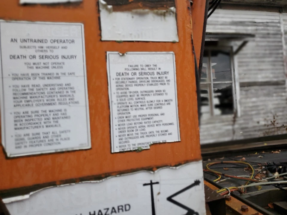 Camión con canastilla Ford F600 1973 Sky Worker Foto 4 de 4