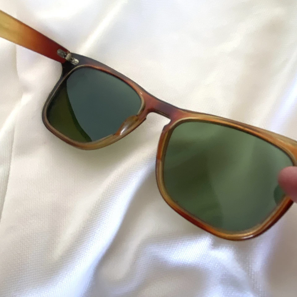 Vintage Foster Grant USA Unisex Sunglasses Tortoise Shell Green Lenses - Image 4 of 4