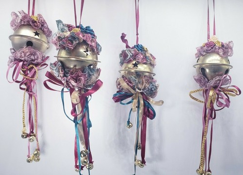Jingle Bells Ornamente viktorianischer Stil 4er Set hausgemachte baumelnde Jingly Bells - Bild 1 von 11