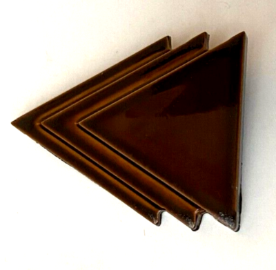Broche Vintage Art Déco Marron En Triangle Superposé - 5,3 Cm - Occasion