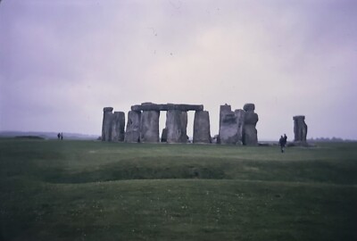 S352 UK England Wiltshire Stonehenge Rocks Scene 35 MM Slide Photo