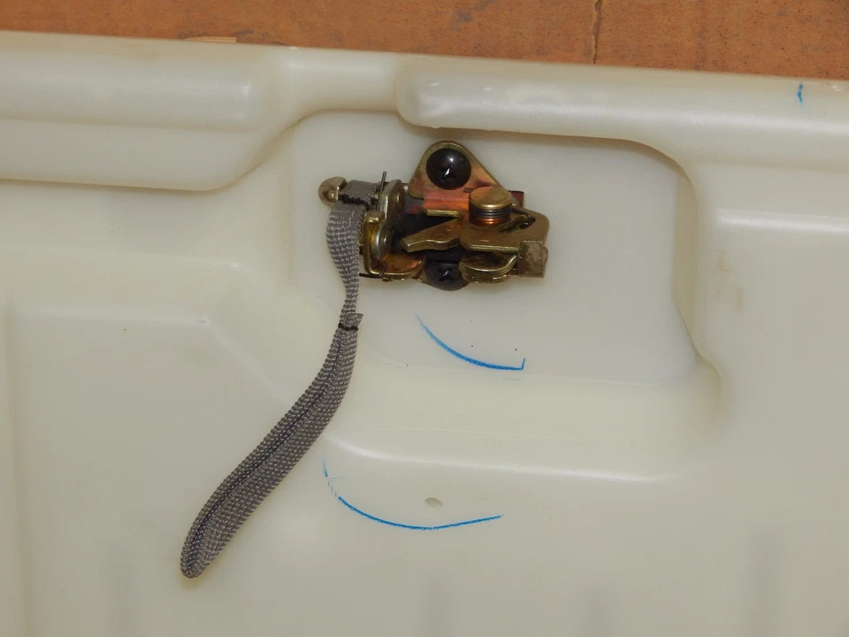 Nuevo marco trasero izquierdo Ford Escort Tracer 1997-2003 OEM F8CZ54613A39AB Foto 3 de 4