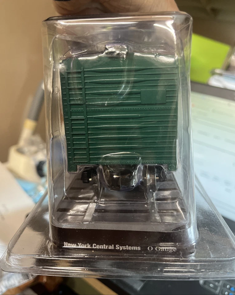 TRAIN FREIGHT CAR O SCALE GAUGE MENARDS NYC Central System BOXCAR - Image 4 of 4