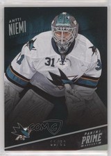 2013-14 Panini Prime Holo Silver 11/50 Antti Niemi #83 q3o