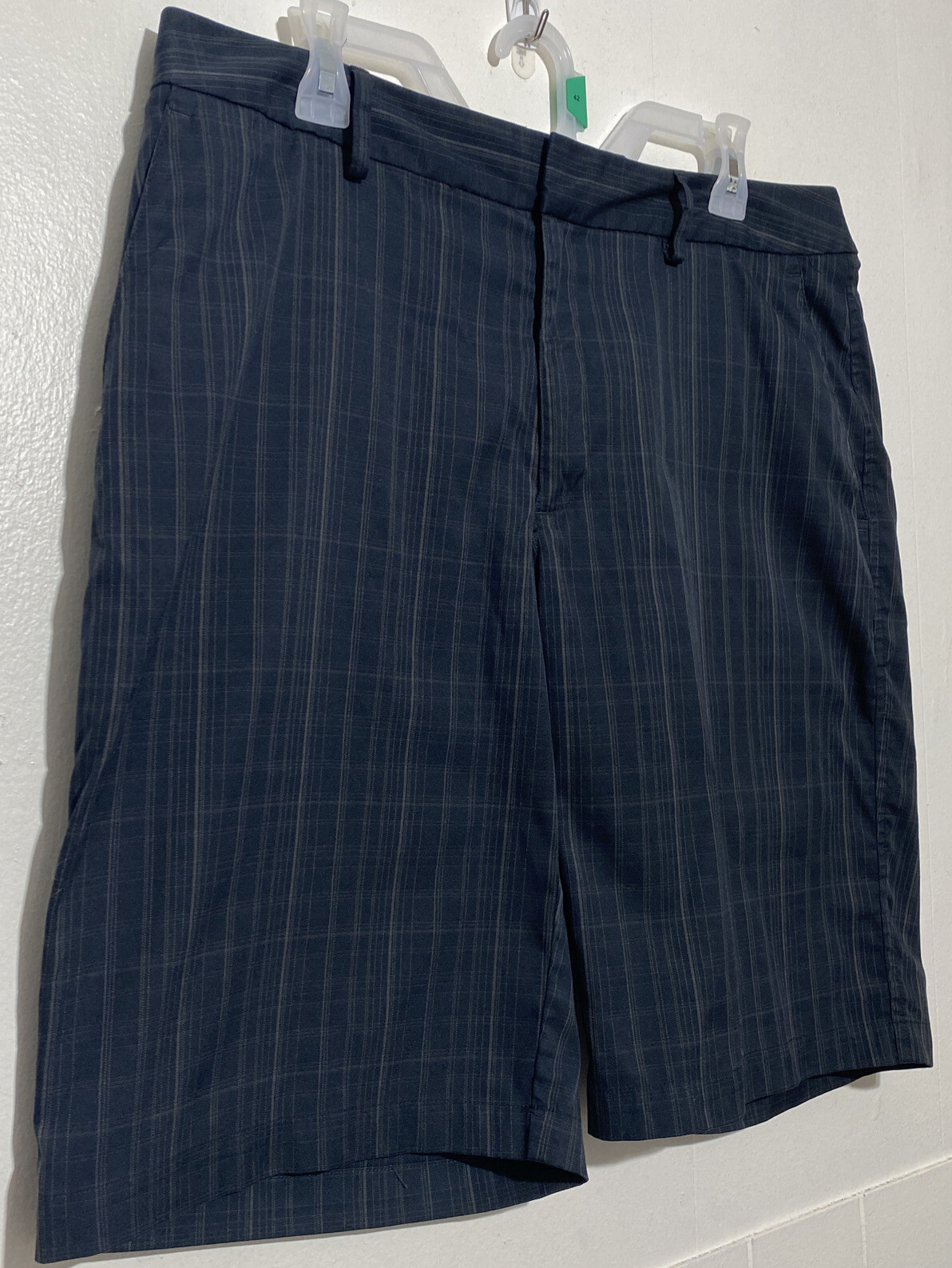 Under Armour Golf Shorts Men Size 34 Performance Black Plaid Chino Stretch thumbnail 3