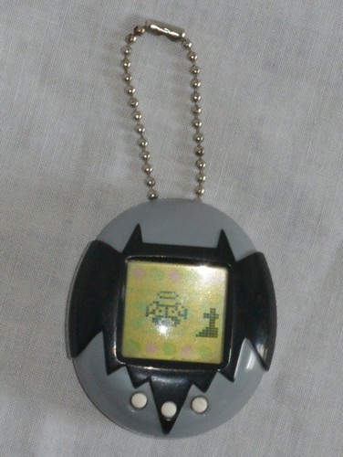 LOOSE VINTAGE BLACK & GREY MY BABY BAT TOMAGOTCHI KNOCK OFF VIRTUAL PET