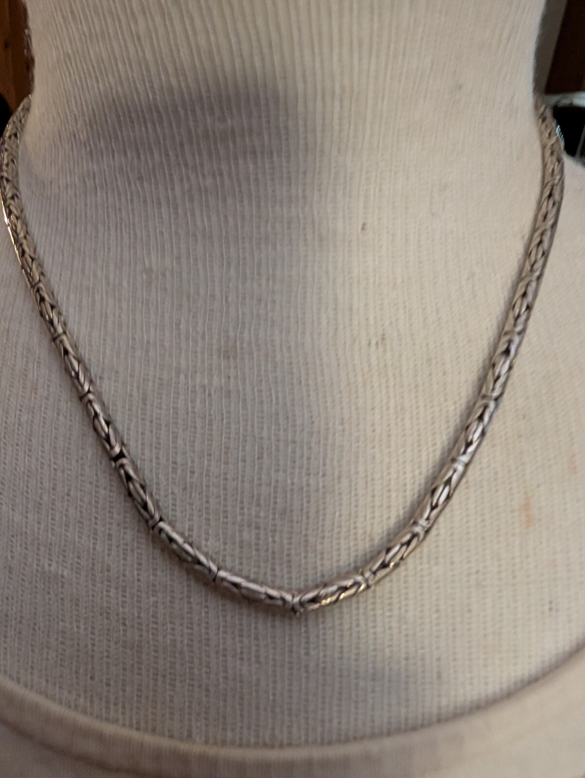 Solid 925 Sterling Silver Queen Byzantine Round C… - image 2