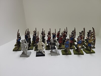 Warhammer Fantasy Battles Brettonia Archers 29 plastic, 3 metal command figures