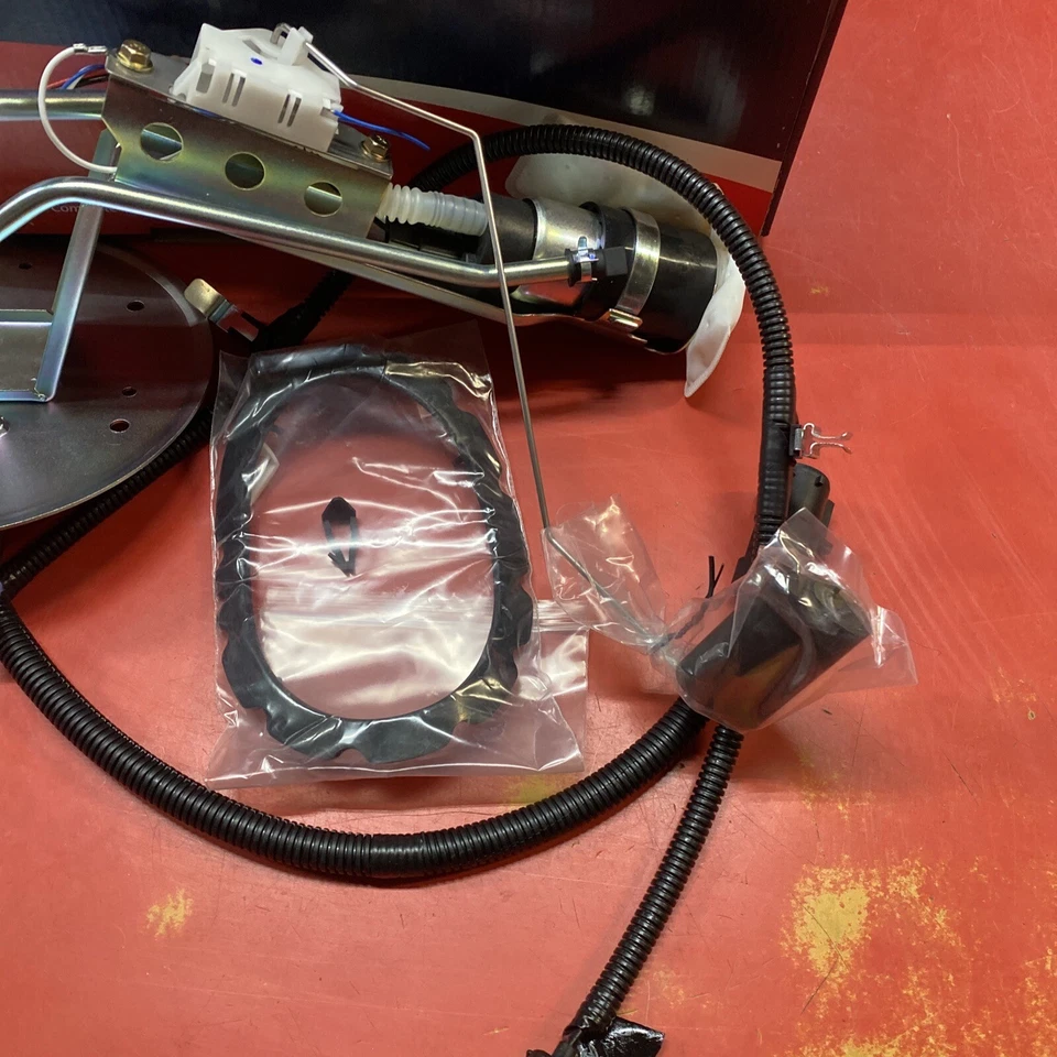 Módulo de bomba de combustible Autobest F1283A para Lincoln Town Car 1998-2000 V8 281 4,6 L Foto 3 de 4