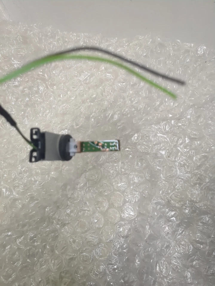 Audi SQ5 MK2 2017-2022 Intake Air Temperature Sensor 3D0907543A 784303A - Image 4 of 4