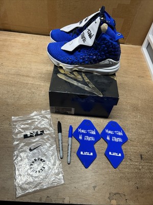 Nike CT3464-400 Uninterrupted x LeBron 17 More Than An Athlete - Size 8