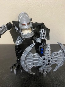 Lego Bionicle VEZON & KARDAS, Item #10204, Complete, *MINT*