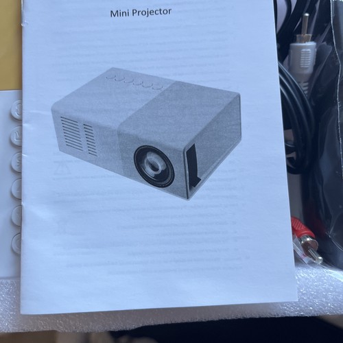 Mini Portable LED Pocket Projector - Picture 2 of 3