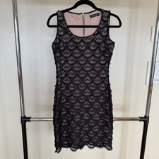 Guess Women's Dress Fringe Scallop Sleeveless Lined Black Gold Size 4