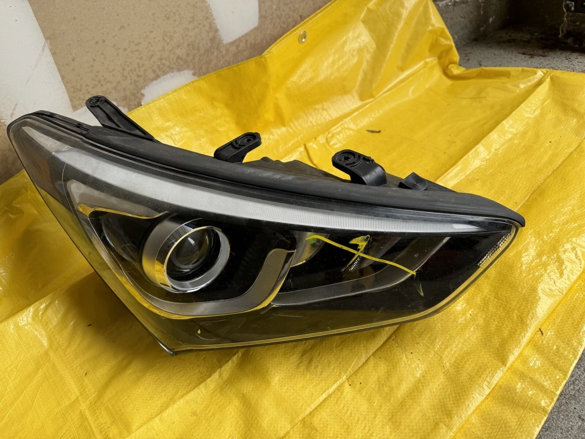 2017-2018 Hyundai Santa Fe Sport Right Passenger Side Headlight  