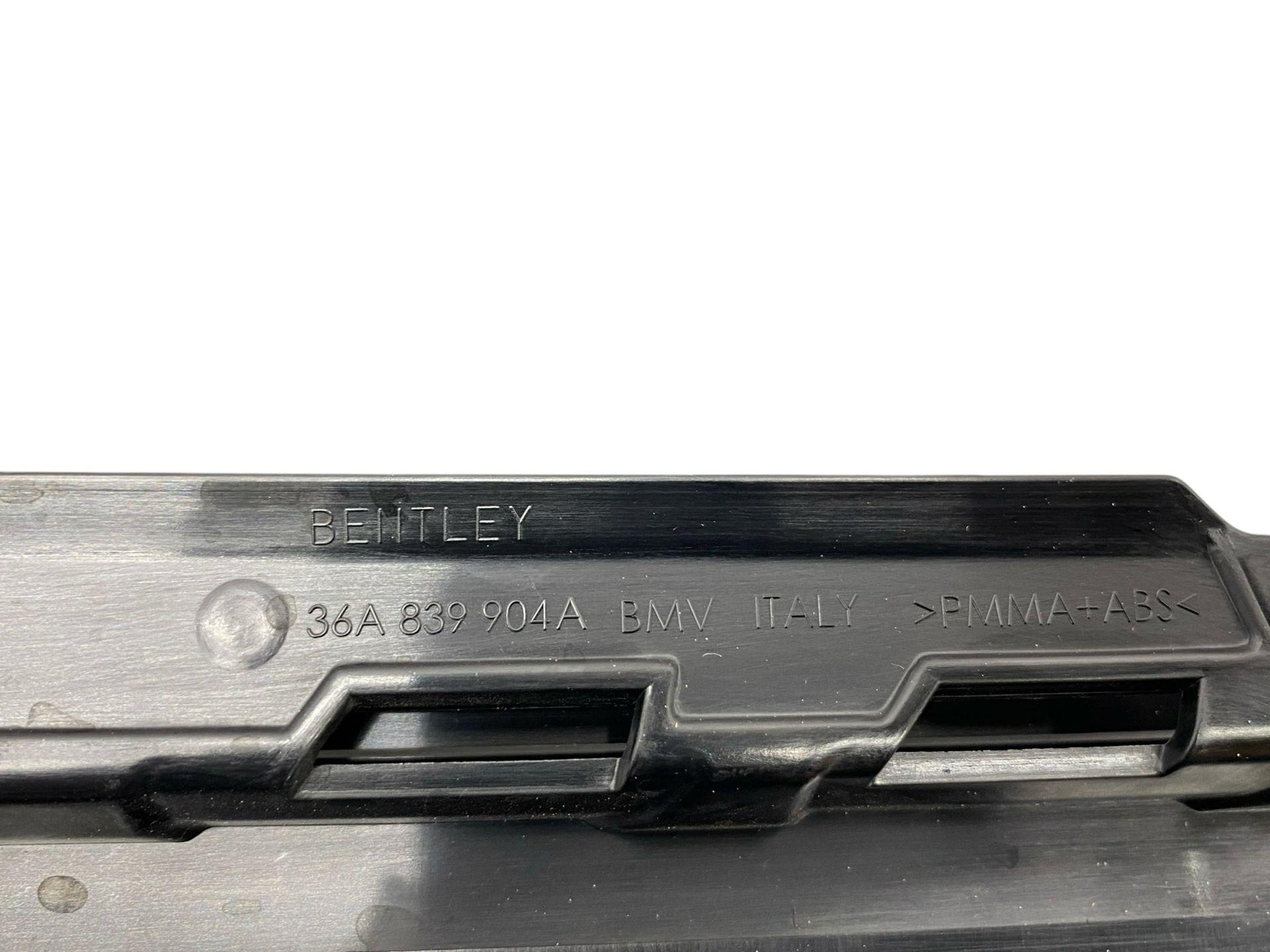 2016-2020 BENTLEY BENTAYGA REAR RIGHT C PILLAR DOOR WINDOW MOULDING BLACK *MARK*