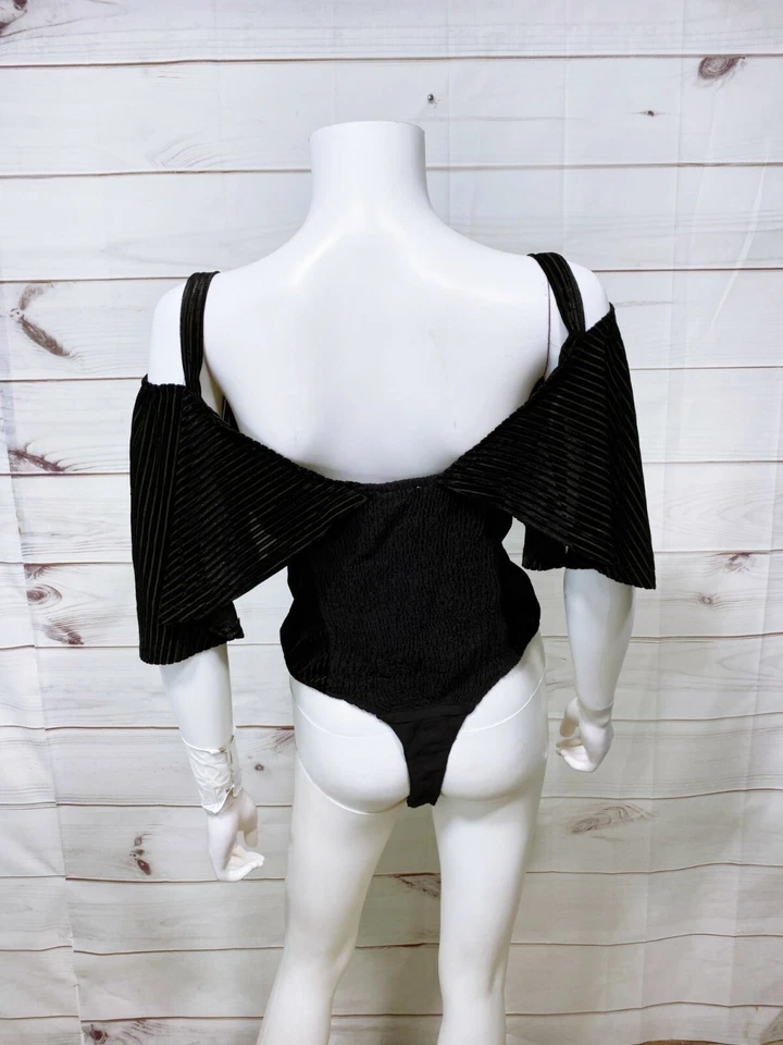 Body de terciopelo para mujer A.E.LY Los Angeles talla M negro leotardo hombro frío Foto 4 de 4
