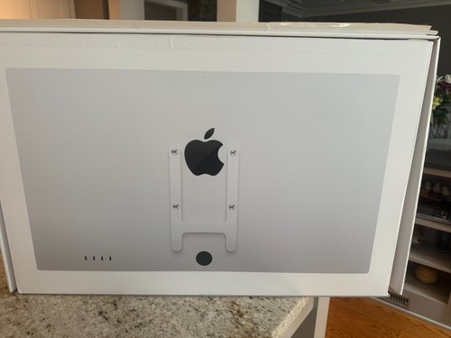 Apple Studio Display 27" w/ Standard Glass + Versa Mount (Purchased April 2024) - Picture 6 of 6