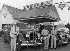1942 CONOCO Gas Station Borderless 5X7 PHOTO  (237-P)