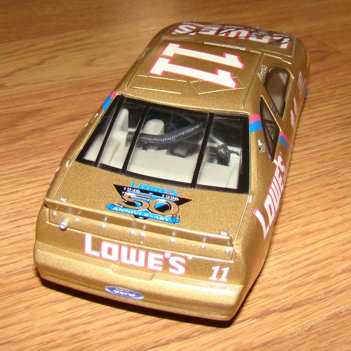 Nascar 1996 Brett Bodine #11 Lowes Ford Thunderbird 50th Gold