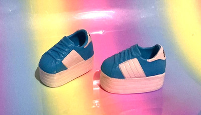 Rainbow High Doll Design Style Locker SCHUHE Sneaker Turnschuhe blau weiß Plateau