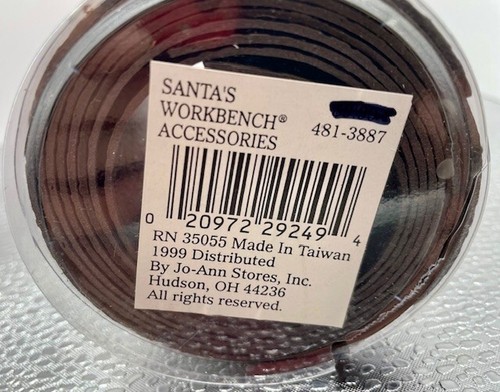 Santa's Workbench Collection Towne Series Pebble Road - 1999 - New - Picture 5 of 6