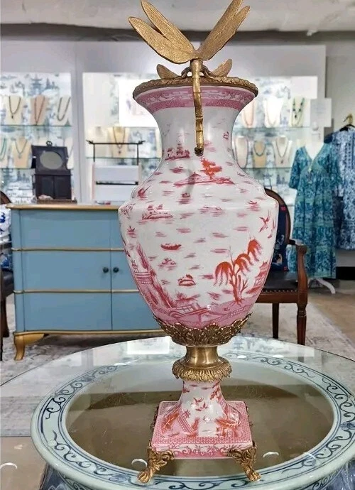 JARRÓN DE PORCELANA CON LIBÉLULA ORMOLU BRONCE ROSA Y BLANCO - 19"H Foto 2 de 4