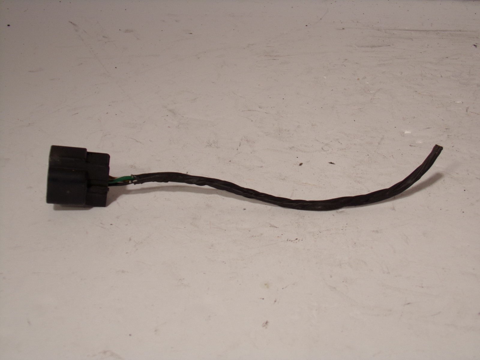 2005-2008 SUZUKI RENO HEADLIGHT LAMP MAIN POWER CONNECTOR HARNESS PIGTAIL SH1