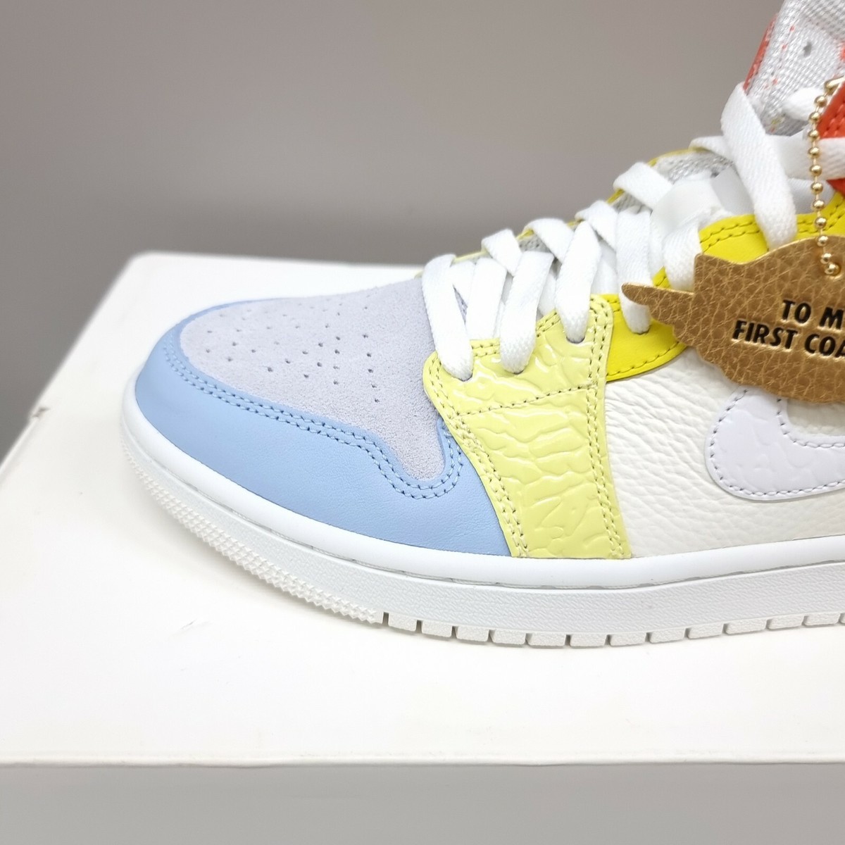 NIKE AIR JORDAN 1 MID 