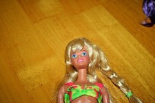 1990 HAWAIIAN FUN BARBIE DOLL-Used-Z's in eyes