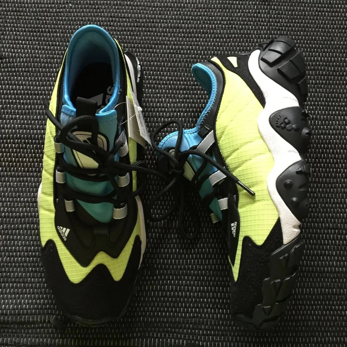Adidas 42.5 top us nike