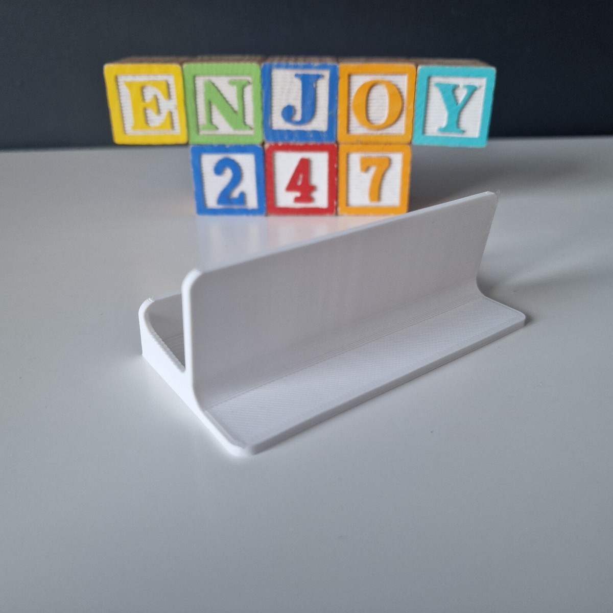 Analogue Pocket Display Stand Dock for the Multi-Game Analogue Pocket Display Stand Dock for the Multi-Game