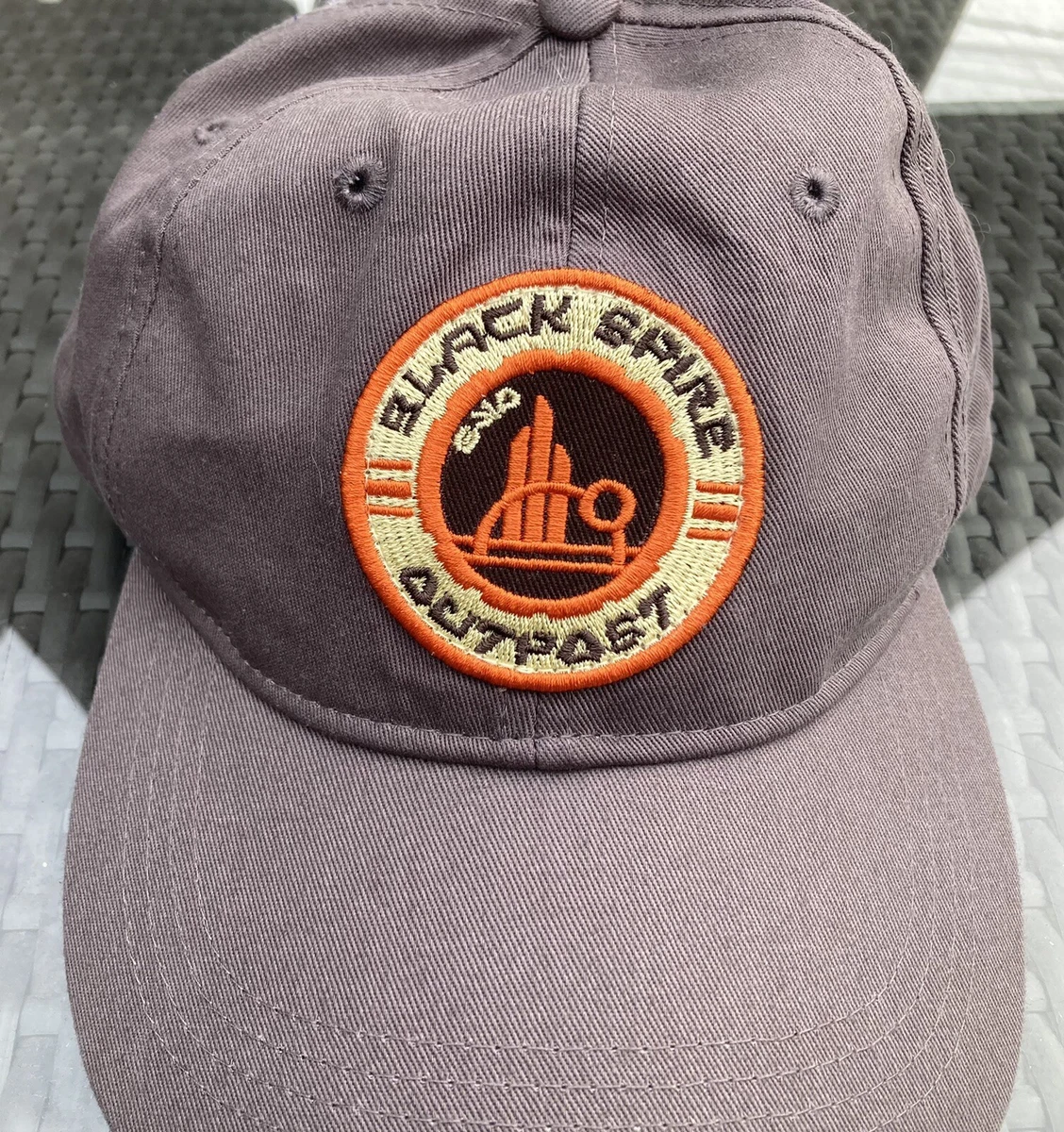 Chapeau adulte r glable Disney Parks Star Wars Galaxy s Edge fl che noire avant