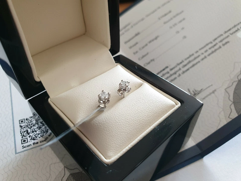 White gold 9ct G H I3 Certified Round Diamond Women Stud Earrings free postage  - Image 3 of 4