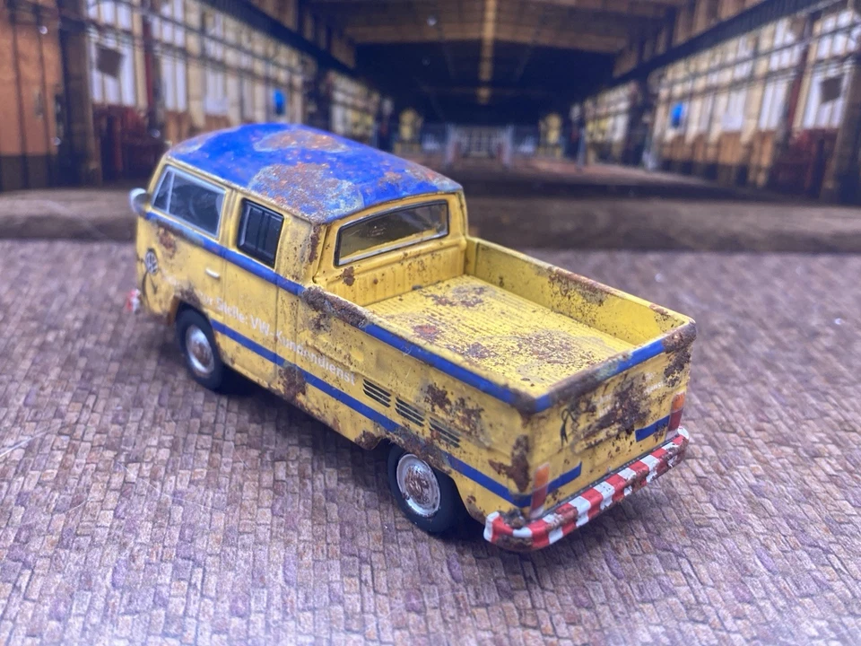 Camión VW Tipo 2 1972 camioneta oxidada desgastada granero encontrar oxidada 1/64 diecast personalizada Foto 4 de 4