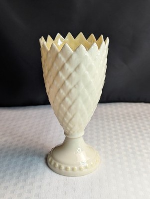 Vintage Belleek Ireland Fermanagh High Footed Pineapple Feather Porcelain Vase